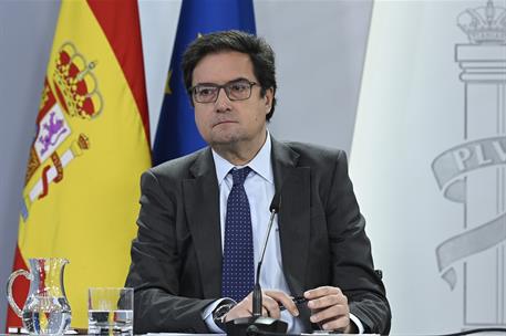 2/12/2025. Rueda de prensa tras el Consejo de Ministros: Óscar López y Pilar Alegría. El ministro para la Transformación Digital y de la Fun...