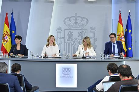 6/05/2025. Rueda de prensa tras el Consejo de Ministros: Isabel Rodríguez, Pilar Alegría, Yolanda Díaz y Óscar López. La ministra de Viviend...
