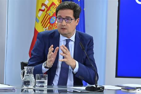 6/05/2025. Rueda de prensa tras el Consejo de Ministros: Isabel Rodríguez, Pilar Alegría, Yolanda Díaz y Óscar López. El ministro para la Tr...