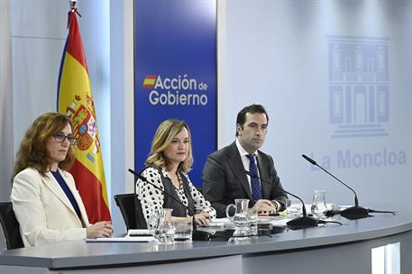 9/12/2025. Rueda de prensa tras el Consejo de Ministros: Mónica García, Pilar Alegría y Carlos Cuerpo. La ministra de Sanidad, Mónica García...
