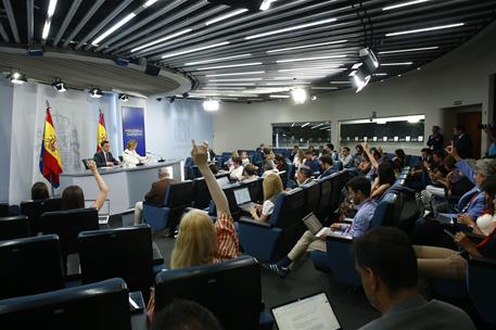 10/06/2025. Rueda de prensa tras el Consejo de Ministros: José Manuel Albares y Pilar Alegría