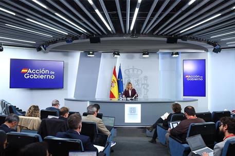 11/11/2025. Rueda de prensa tras el Consejo de Ministros: Pilar Alegría. La ministra de Educación, Formación Profesional y Deportes, y porta...