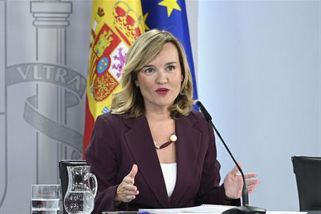 14/10/2025. Rueda de prensa tras el Consejo de Ministros: Pilar Alegría. La ministra de Educación y Formación Profesional y Deportes, y port...