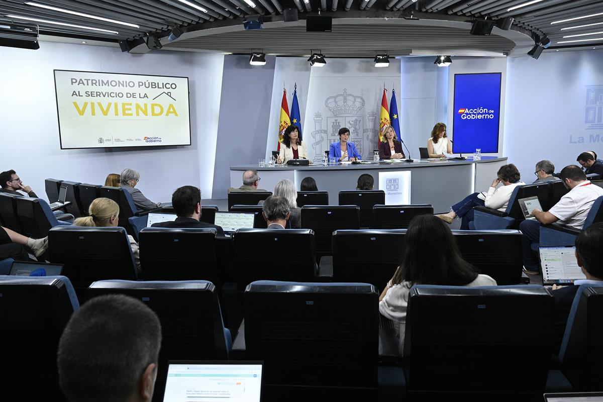 14/10/2025. Rueda de prensa tras el Consejo de Ministros: Redondo, Rodríguez, Alegría y García. Las ministras de Igualdad, Ana Redondo; Vivi...