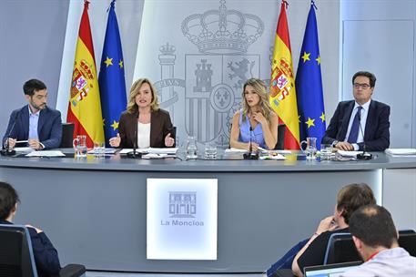 15/07/2025. Rueda de prensa tras el Consejo de Ministros: Pablo Bustinduy, Pilar Alegría, Yolanda Díaz y Óscar López. El ministro Pablo Bust...