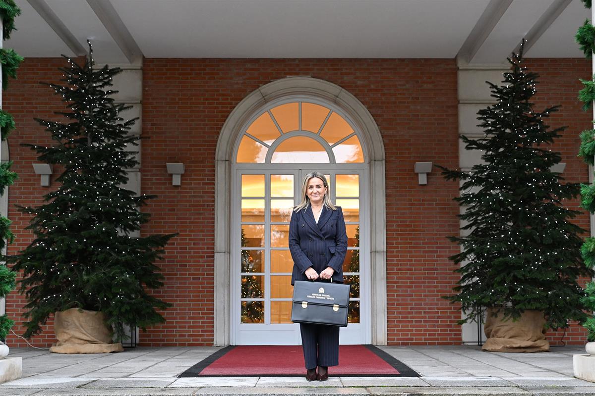 23/12/2025. Rueda de prensa tras el Consejo de Ministros: Elma Saiz y Óscar Puente. La ministra de Educación, Formación Profesional y Deport...