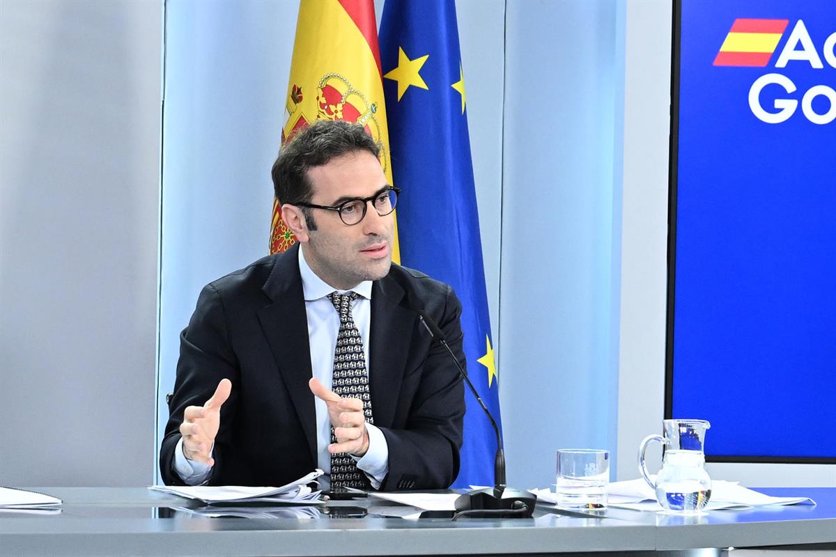 El ministro de Economía, Comercio y Empresa, Carlos Cuerpo, en la rueda de prensa posterior al Consejo de Ministros