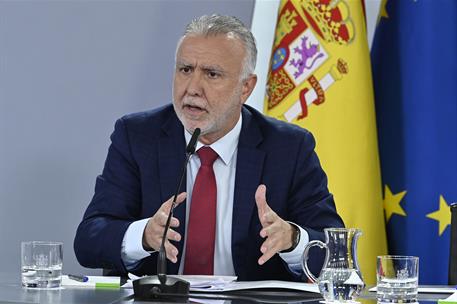 25/11/2025. Rueda de prensa tras el Consejo de Ministros: Ángel Víctor Torres, Yolanda Díaz, Pilar Alegría y Félix Bolaños. El ministro de P...