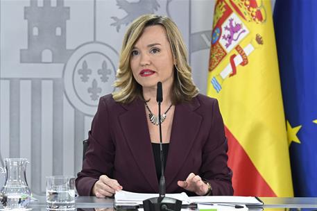 25/11/2025. Rueda de prensa tras el Consejo de Ministros: Ángel Víctor Torres, Yolanda Díaz, Pilar Alegría y Félix Bolaños. La ministra de E...