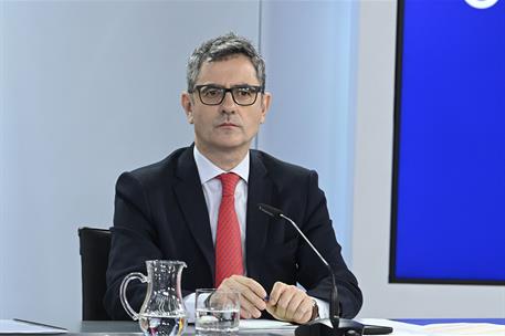 25/11/2025. Rueda de prensa tras el Consejo de Ministros: Ángel Víctor Torres, Yolanda Díaz, Pilar Alegría y Félix Bolaños. El ministro de l...