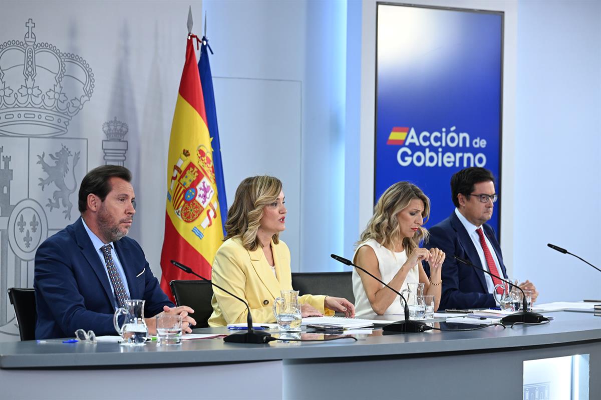 29/07/2025. Rueda de prensa tras el Consejo de Ministros: Oscar Puente, Pilar Alegría, Yolanda Díaz y Óscar López. El ministro Oscar Puente ...