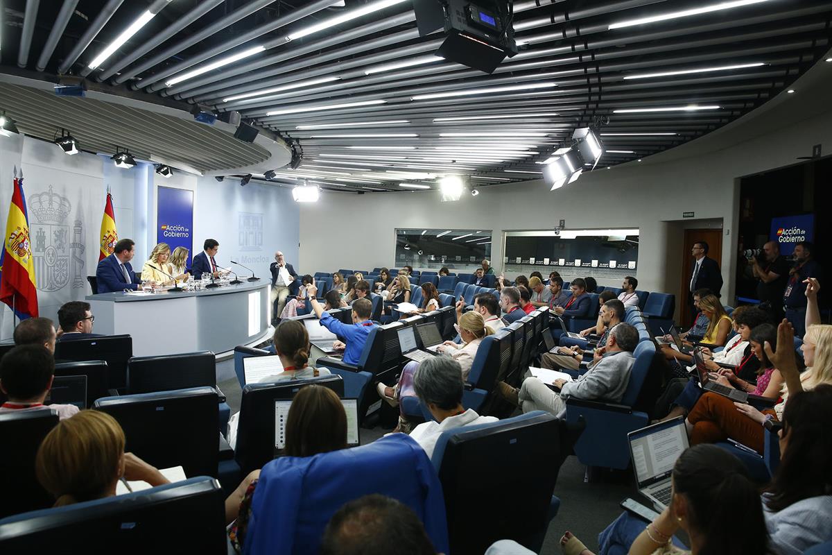 29/07/2025. Rueda de prensa tras el Consejo de Ministros: Oscar Puente, Pilar Alegría, Yolanda Díaz y Óscar López. El ministro Oscar Puente ...