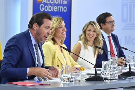 29/07/2025. Rueda de prensa tras el Consejo de Ministros: Oscar Puente, Pilar Alegría, Yolanda Díaz y Óscar López. El ministro de Transporte...