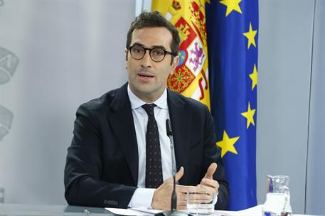 30/04/2025. Rueda de prensa tras el Consejo de Ministros extraordinario: Sara Aagesen, Pilar Alegría y Carlos Cuerpo. El ministro de Economí...