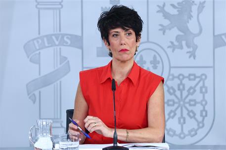 1/09/2026. La ministra portavoz, Elma Saiz, durante la rueda de prensa. La ministra de Inclusión, Seguridad Social y Migraciones, y portavoz...