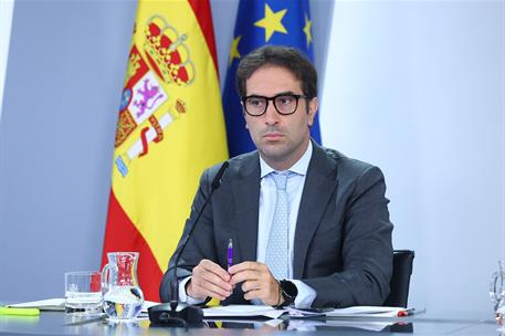 1/09/2026. El ministro Carlos Cuerpo, durante la rueda de prensa posterior al Consejo de Ministros. El vicepresidente primero y ministro de ...