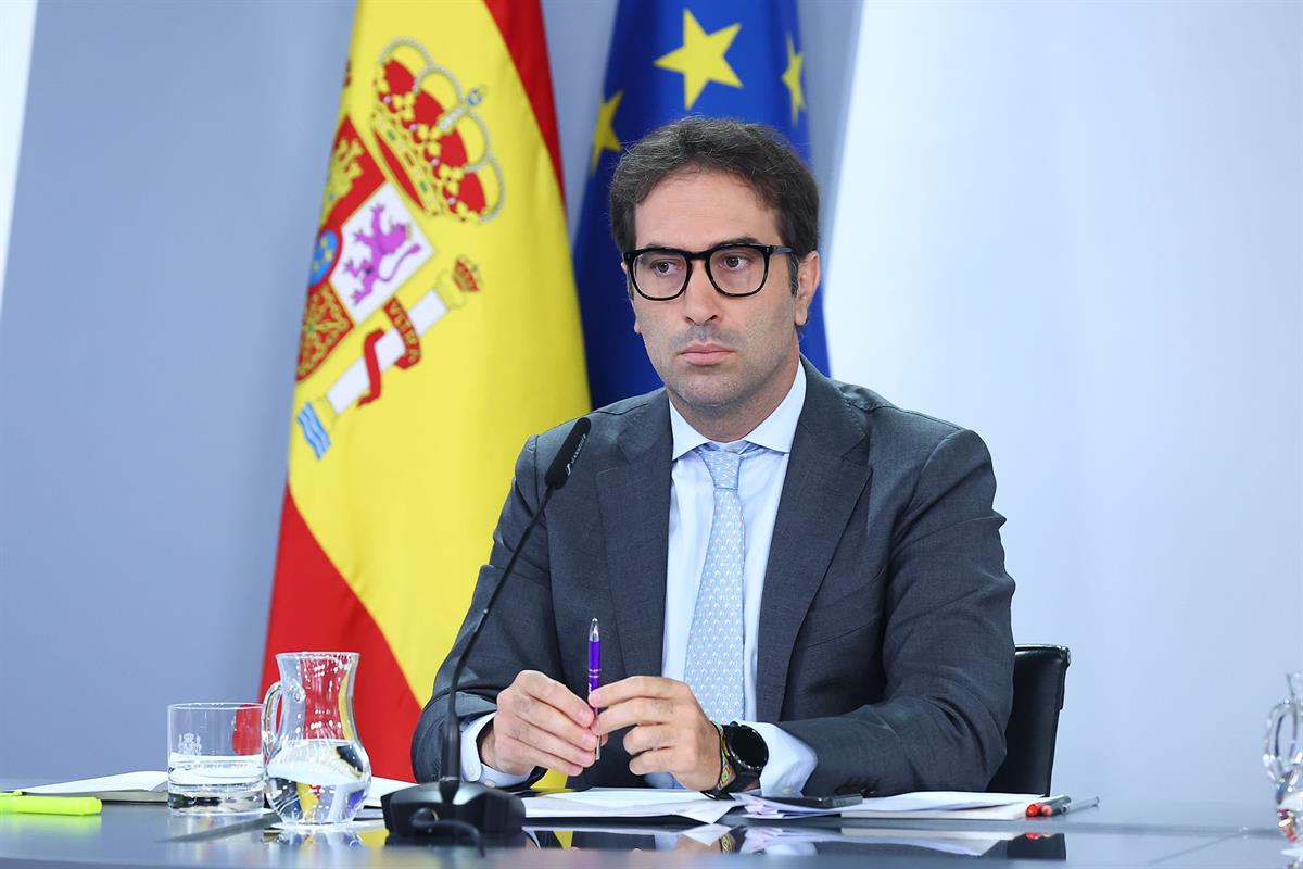 1/09/2026. El ministro Carlos Cuerpo, durante la rueda de prensa posterior al Consejo de Ministros. El vicepresidente primero y ministro de ...