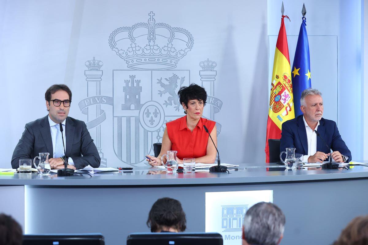 1/09/2026. Rueda de prensa tras el Consejo de Ministros. El ministro de Economía y vicepresidente primero, Carlos Cuerpo, la ministra de Inc...