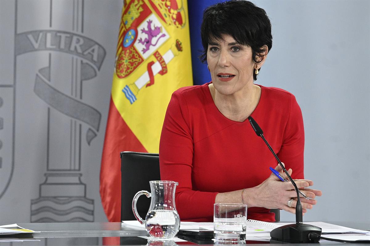 3/02/2026. Rueda de prensa tras el Consejo de Ministros. La ministra de Inclusión, Seguridad Social y Migraciones y portavoz del Gobierno, E...