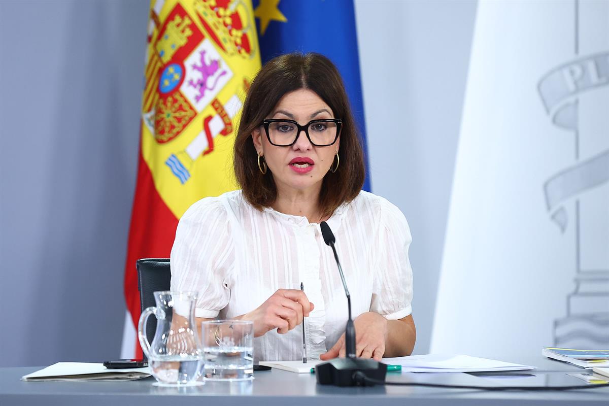 La ministra de Juventud e Infancia, Sira Rego, en la rueda de prensa posterior al Consejo de Ministros