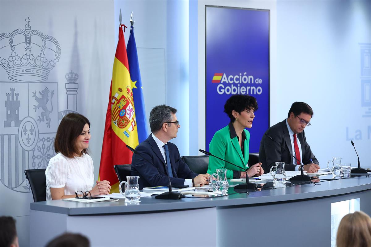 5/05/2026. Consejo de Ministros: Rego, Bolaños, Saiz, López. Los ministros Sira Rego, Félix Bolaños, Elma Saiz y Óscar López durante la rued...