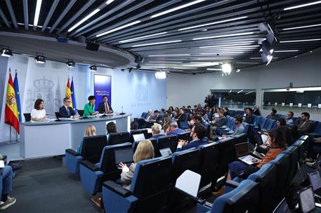 5/05/2026. Consejo de Ministros: Rego, Bolaños, Saiz, López. Los ministros Sira Rego, Félix Bolaños, Elma Saiz y Óscar López durante la rued...