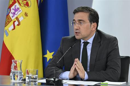 7/01/2026. Rueda de prensa tras el Consejo de Ministros: José Manuel Albares, Elma Saiz, Carlos Cuerpo. El ministro de Asuntos Exteriores, U...