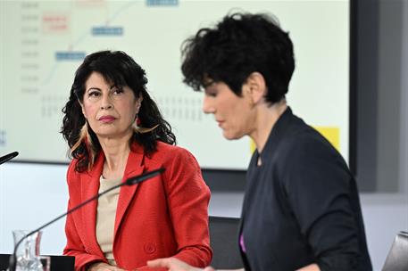 7/04/2026. Rueda de prensa tras el Consejo de Ministros: Ana Redondo y Elma Saiz. La ministra de Igualdad, Ana Redondo, y la ministra de Inc...