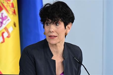 7/04/2026. Rueda de prensa tras el Consejo de Ministros: Elma Saiz. La ministra de Inclusión, Seguridad Social y Migraciones, y portavoz del...