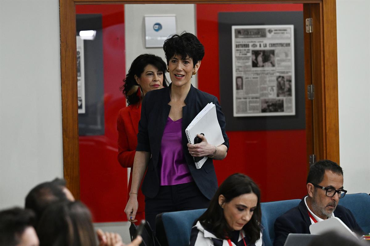 Las ministras Ana Redondo y Elma Saiz, a su llegada a la rueda de prensa posterior al Consejo de Ministros