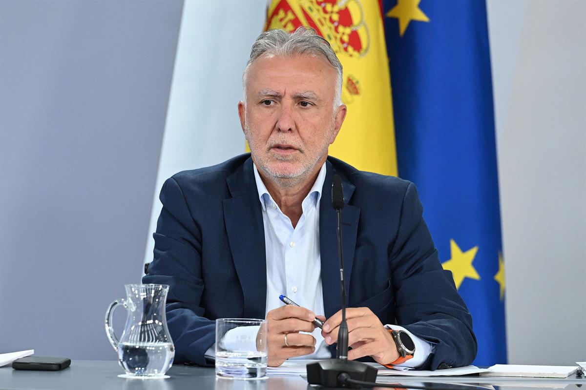 El ministro de Pol&iacute;tica Territorial y Memoria Democr&aacute;tica, &Aacute;ngel V&iacute;ctor Torres en la rueda de prensa