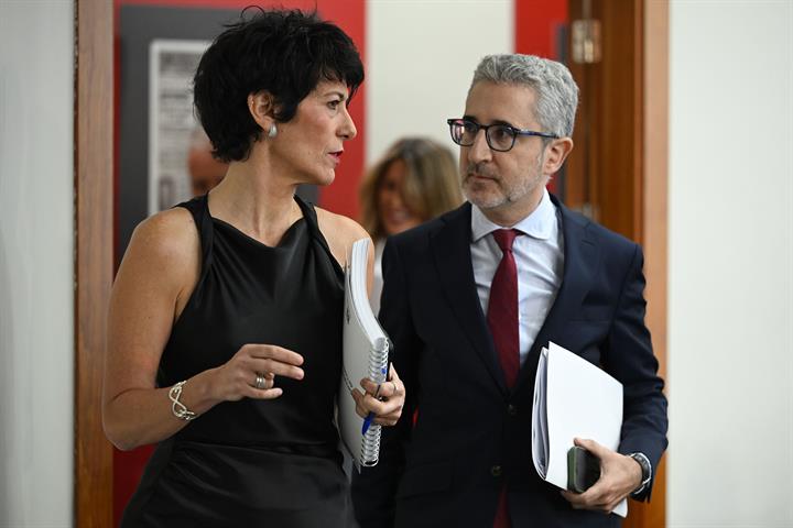 8/09/2026. Rueda de prensa tras el Consejo de Ministros. Llegada a la rueda de prensa de la ministra de Inclusión, Seguridad Social y Migrac...