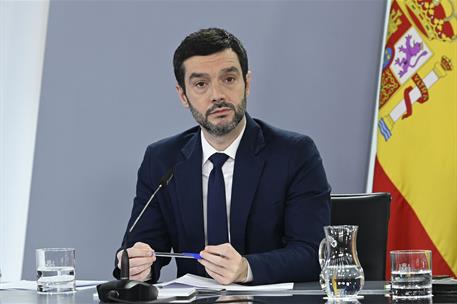 10/02/2026. Rueda de prensa tras el Consejo de Ministros: Pablo Bustinduy, Sara Aagesen, Elma Saiz y Mónica García. El ministro de Derechos ...