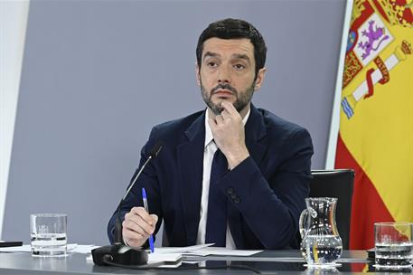 10/02/2026. Rueda de prensa tras el Consejo de Ministros: Pablo Bustinduy, Sara Aagesen, Elma Saiz y Mónica García. El ministro de Derechos ...