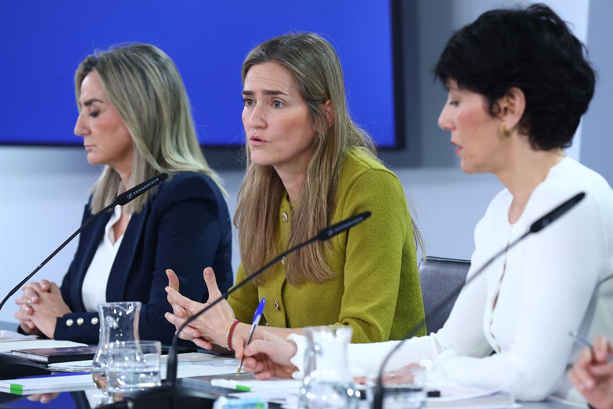 10/03/2026. Rueda de prensa tras el Consejo de Ministros. Las ministras de Educación, Transición Ecológica e Inclusión, Milagros Tolón, Sara...