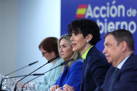 12/05/2026. Rueda de prensa tras el Consejo de Ministros. La ministra de Sanidad, Mónica García, la ministra de Educación, Formación Profesi...