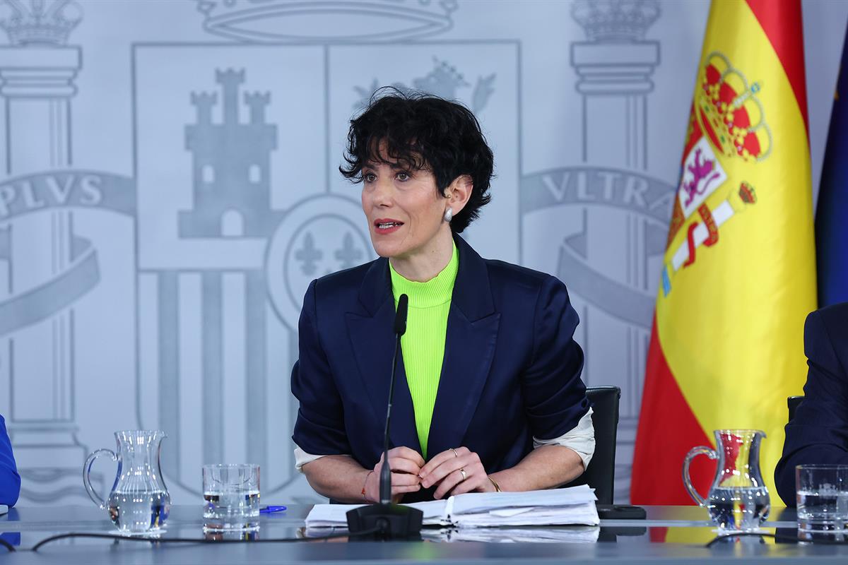 12/05/2026. Rueda de prensa tras el Consejo de Ministros. La ministra de Inclusión, Seguridad Social y Migraciones y portavoz del Gobierno, ...