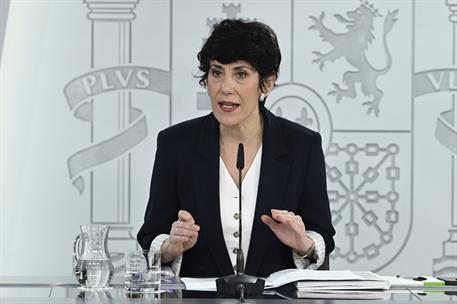 17/02/2026. Rueda de prensa tras el Consejo de Ministros: María Jesús Montero, Elma Saiz y Yolanda Díaz. La ministra de Inclusión, Seguridad...