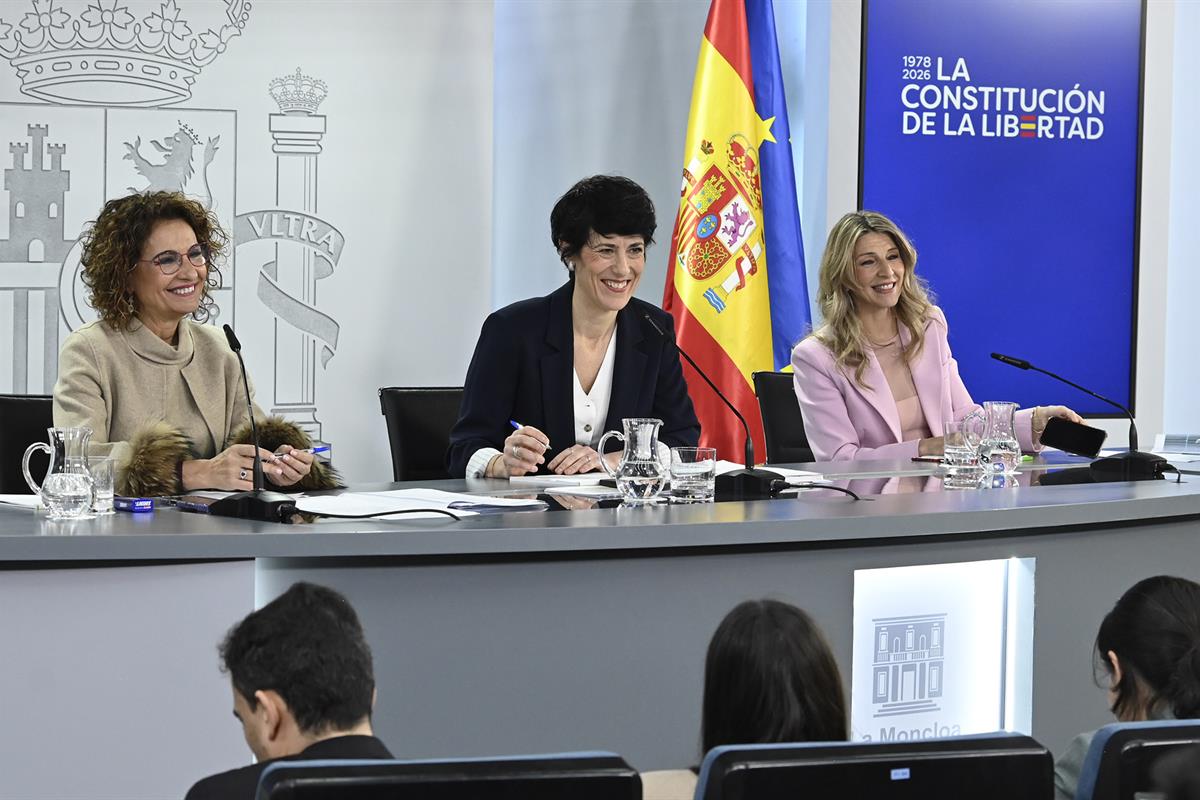 17/02/2026. Press conference after the Council of Ministers. The First Vice-President and Minister for Finance, María Jesús Montero; the Gov...