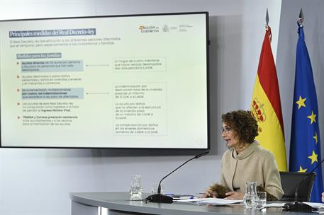 17/02/2026. Rueda de prensa tras el Consejo de Ministros: María Jesús Montero, Elma Saiz y Yolanda Díaz. La vicepresidenta primera y ministr...