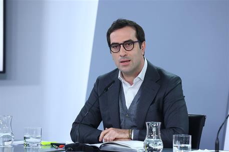 17/03/2026. Rueda de prensa tras el Consejo de Ministros: Carlos Cuerpo. El ministro de Economía, Comercio y Empresa, Carlos Cuerpo, durante...