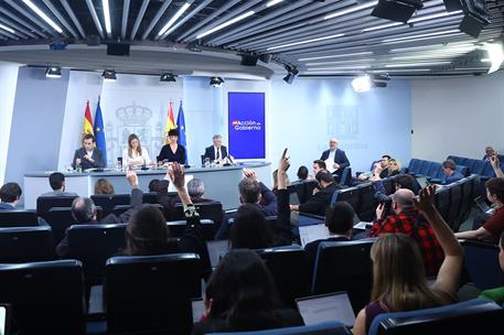 17/03/2026. Rueda de prensa tras el Consejo de Ministros: Cuerpo, Aagesen, Saiz, Grande-Marlaska. Los ministros Carlos Cuerpo, Sara Aagesen,...