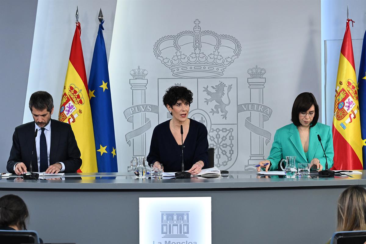 19/05/2026. Rueda de prensa tras el Consejo. El ministro de Cultura, Ernest Urtasun, la ministra de Inclusión, Seguridad Social y Migracione...