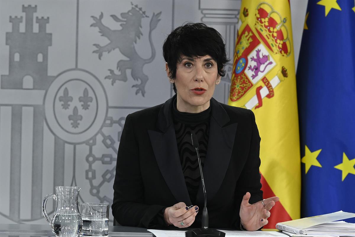 20/01/2026. Rueda de prensa tras el Consejo de Ministros: Fernando Grande-Marlaska y Elma Saiz. La ministra de Inclusión, Seguridad Social y...