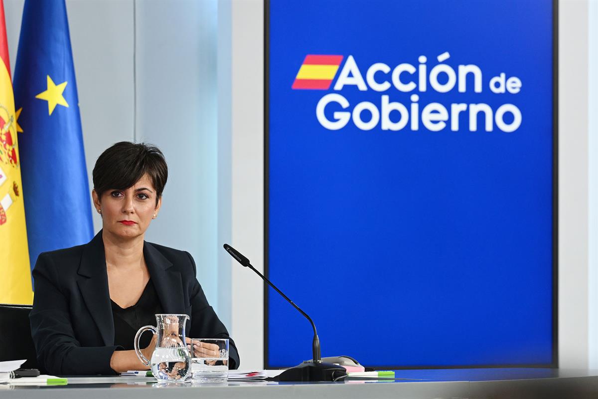 La ministra de Vivienda y Agenda Urbana, Isabel Rodr&iacute;guez, durante la rueda de prensa