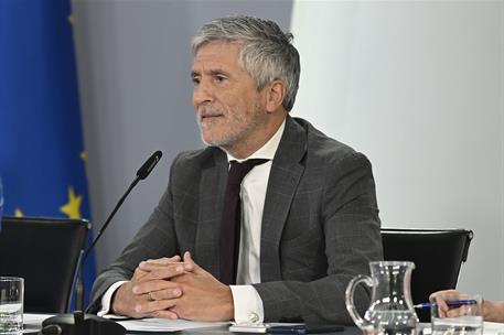 21/04/2026. Consejo de Ministros: Grande-Marlaska. El ministro del Interior, Fernando Grande-Marlaska, durante la rueda de prensa posterior ...