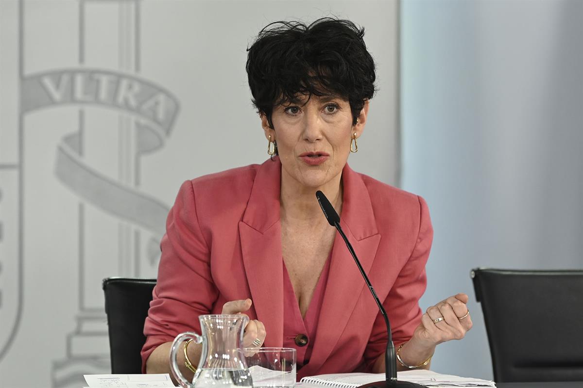 21/04/2026. Consejo de Ministros: Saiz. La ministra de Inclusión, Seguridad Social y Migraciones y portavoz del Gobierno, Elma Saiz, durante...