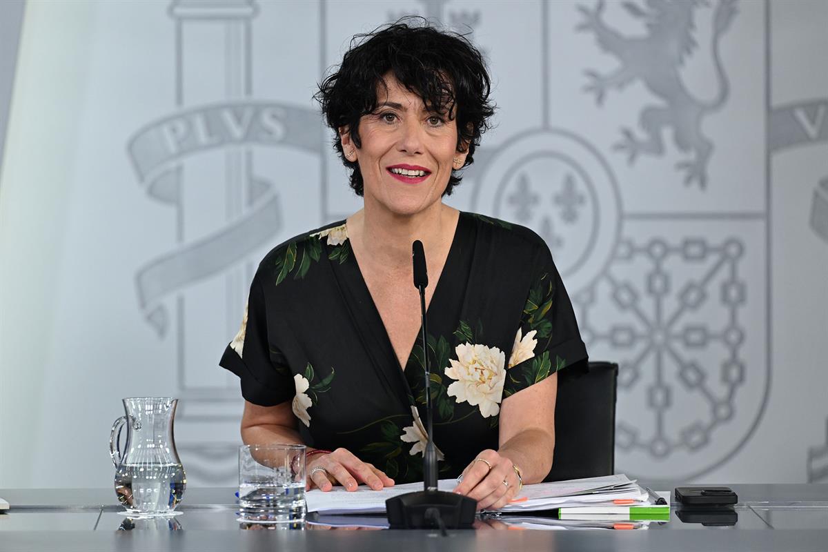 La ministra de Inclusi&oacute;n, Seguridad Social y Migraciones, y portavoz del Gobierno, Elma Saiz, durante la rueda de prensa 