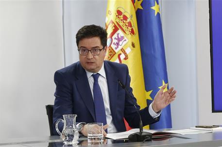 24/02/2026. Rueda de prensa tras el Consejo de Ministros: Pablo Bustinduy, Elma Saiz y Óscar López. El ministro para la Transformación Digit...