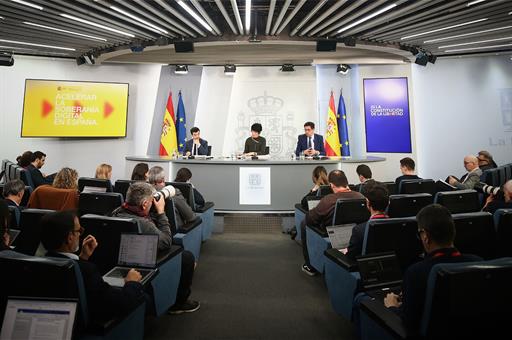 24/02/2026. Press conference after the Council of Ministers. The Minister for Social Rights, Consumer Affairs and 2030 Agenda, Pablo Bustind...
